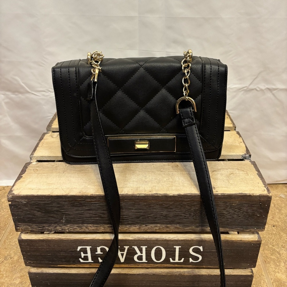 Mossimo Black Quilted Crossbody Bag Gold Chain Strap Flap Purse